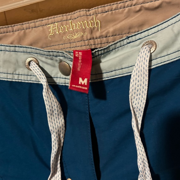 Shorts - Picture 2 of 3